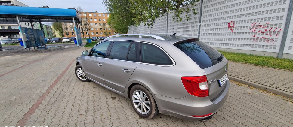 Skoda Superb cena 38500 przebieg: 247873, rok produkcji 2013 z Łowicz małe 56